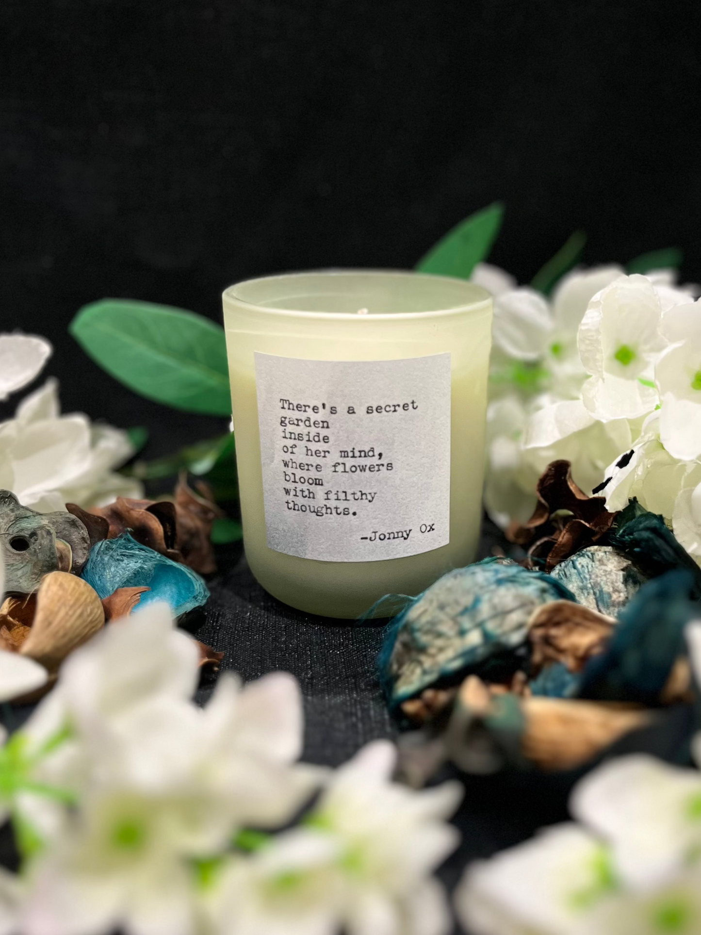 Love Quote Candles: "There's a Secret Garden in Her Mind" 20cl